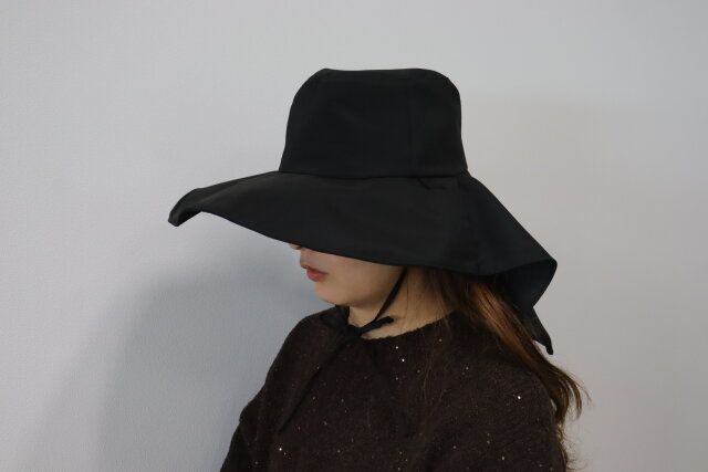 ダイソーの折り畳めるUVカット帽子3