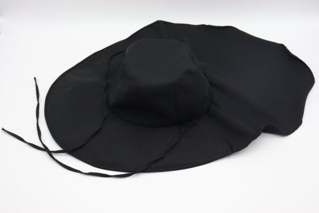 ダイソーの折り畳めるUVカット帽子2