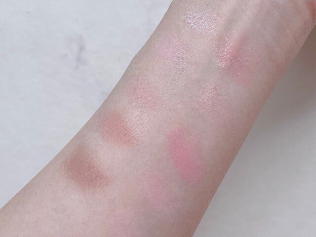 dasique ムードシャドウパレット 07 ラブハート 腕に付けて発色確認