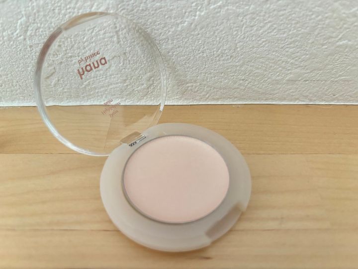 シャインハイライターバーム 01シャンパン ￥990