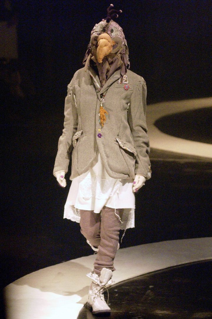 アンダーカバー 2004-05年秋冬コレクションより。