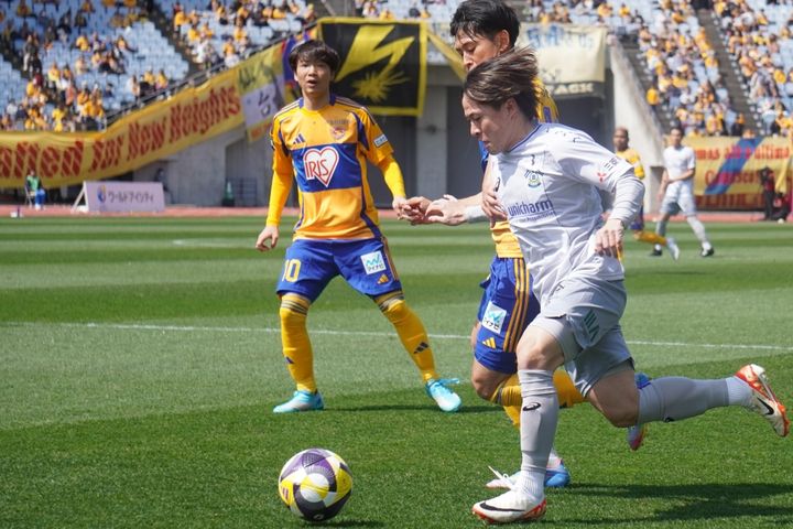 今治出身の小さな巨人が存在感！J2今治MF近藤高虎「自分たちが試合で勝っていくことによって…」と傷ついた地元のために奮闘