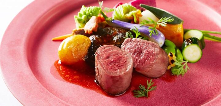 フランス各地で修行を積んだシェフが作る、ランチコースの一品 ※季節により提供内容は変更の場合があります