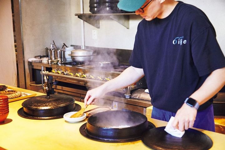 韓国の名店わかめスープの専門店オイルジェは、ご飯は韓国産のコシヒカリを使用。