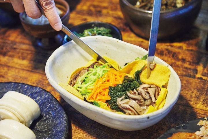 韓国の名店コッパベピダの名物は、オムライス風ビビンバ