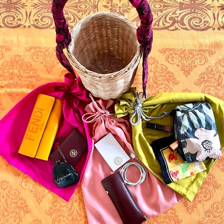 「SUTAKO369」の縦長の籠バッグ