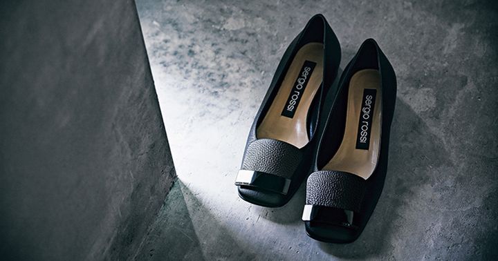 セルジオロッシのオールブラックのバレエフラットシューズ