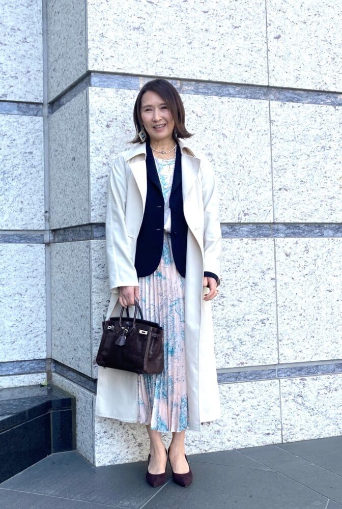 大西直実さん コートを着ているところ