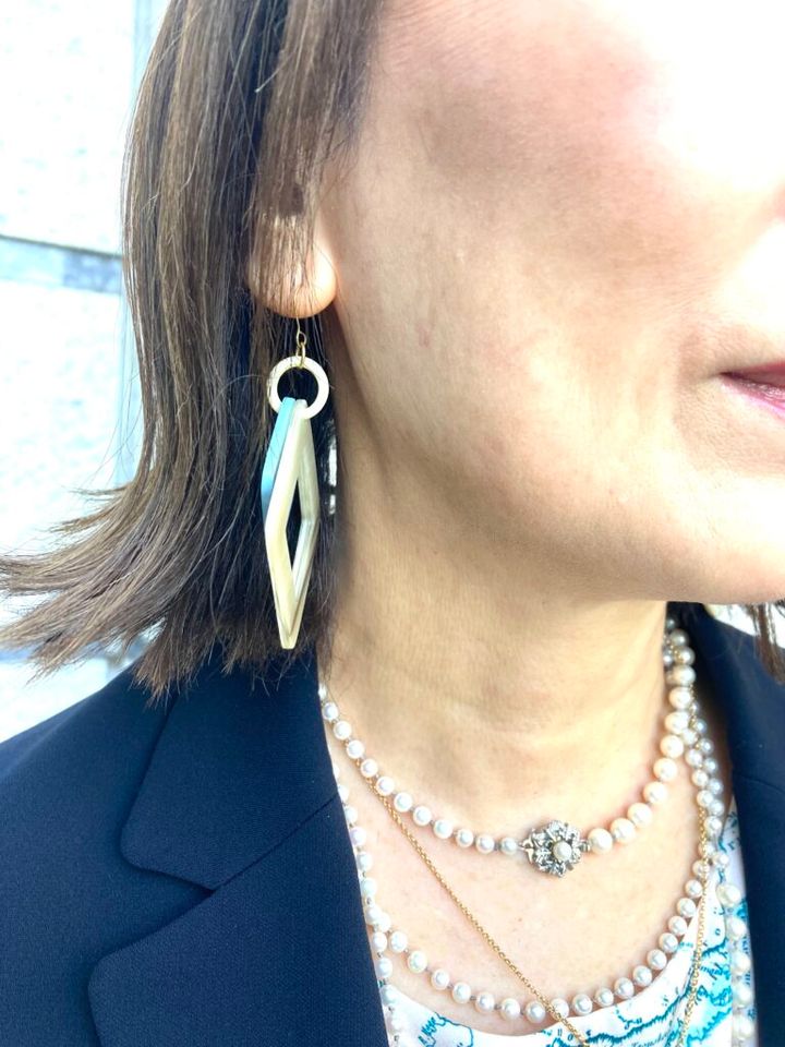 ベトナムの象牙を使ったイヤリング