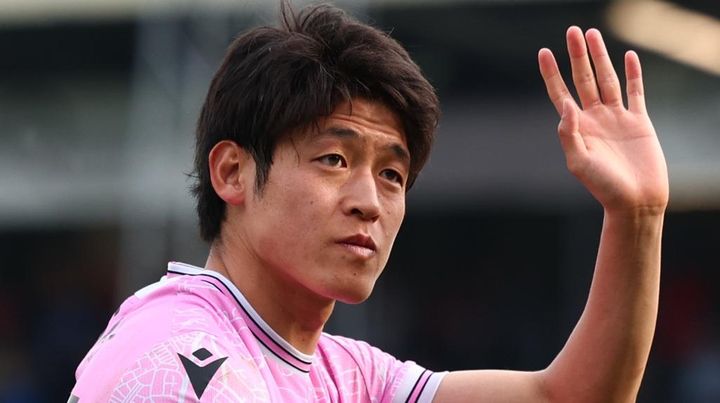 28歳で日本代表デビューの遅咲きFW、絶品ゴールも負傷か…”三角巾姿”を海外心配「痛恨の極み」