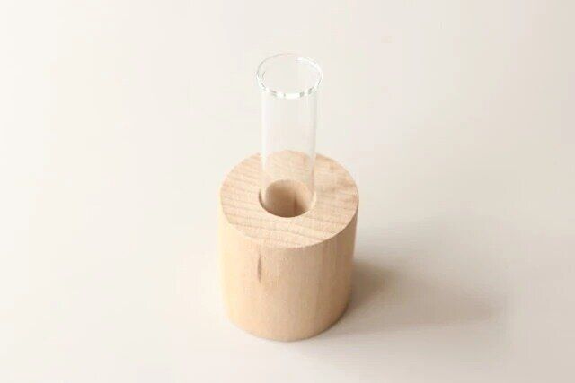ダイソーの木製一輪挿し1