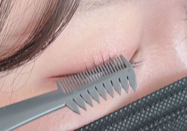 マスカラコーム＆ガード マスカラコーム使用例