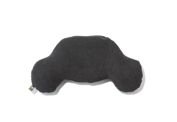 逆立ちさせたくまの顔を模したまくら