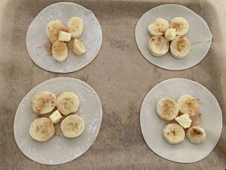 砂糖とバターをのせる