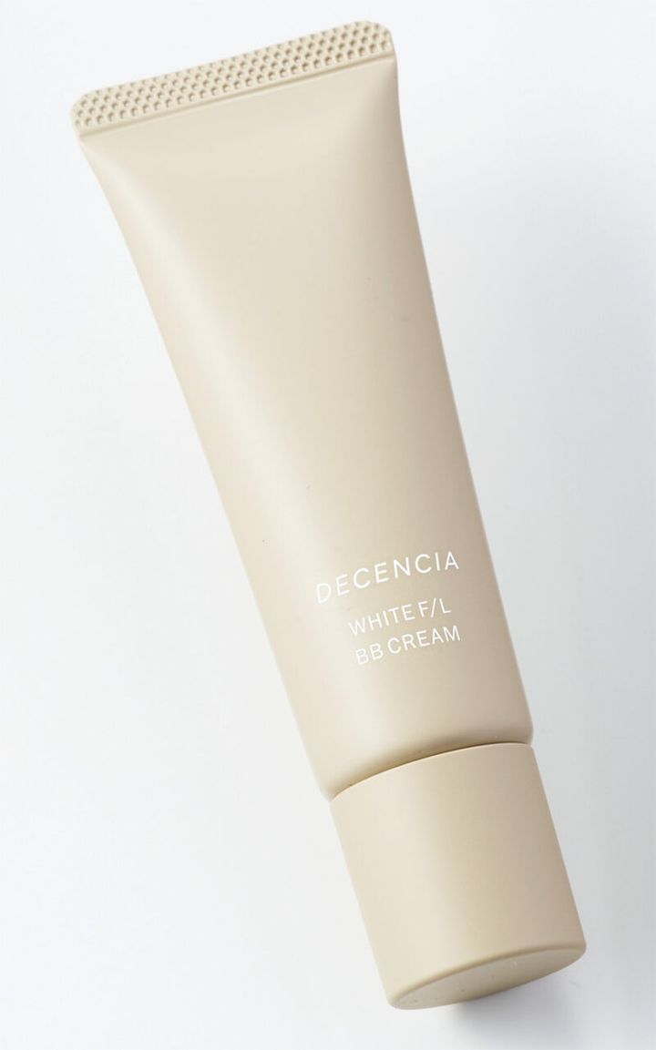 ディセンシア ホワイトF／L BBクリーム（医薬部外品） SPF50 +・PA++++ 全2 色 25 g ¥4 ,950／ディセンシア