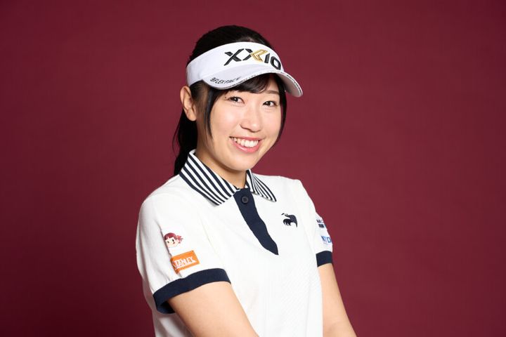 菅沼菜々、“初の写真集”が発売！全て私服で撮影