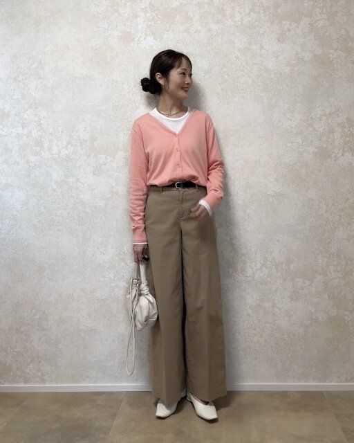 チノパン合わせで春コーデ