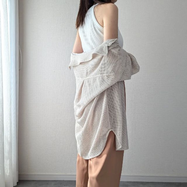 しまむらのアメスリカップツキタンクを着たコーデの後ろ側