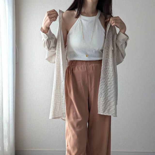 しまむらのアメスリカップツキタンクを着たコーデ