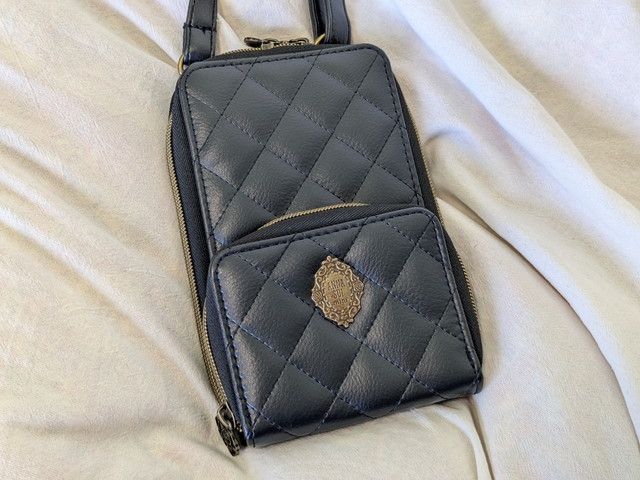 アナスイスマホショルダーダイヤモンド