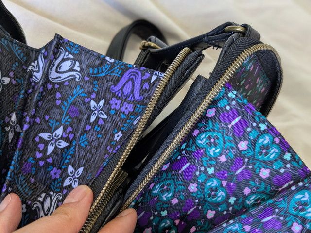 アナスイスマホショルダー柄