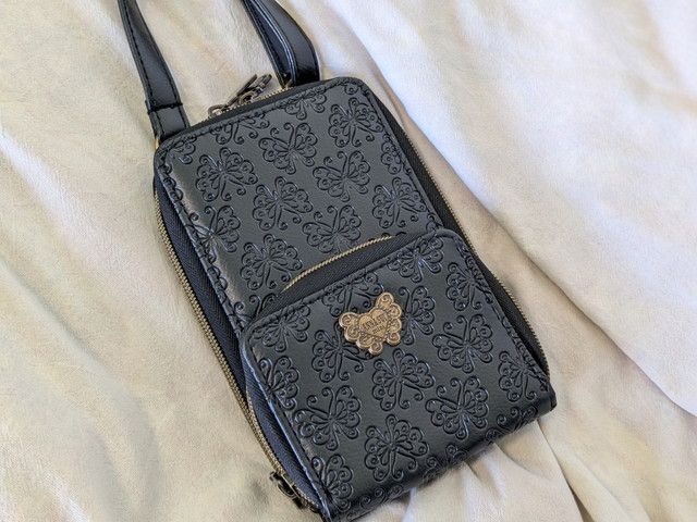 アナ スイ・ミニじゃばら式スマホショルダーButterfly