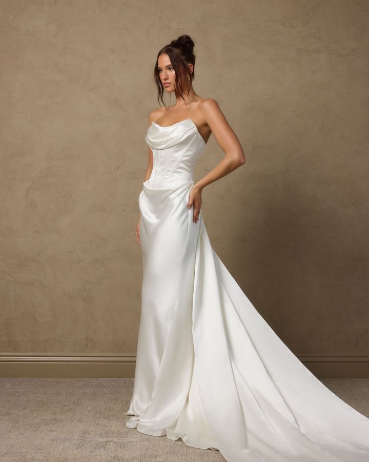 キャサリン タッシュ 2026年春夏ブライダルコレクションより。