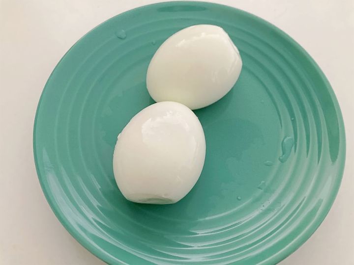 殻を剥いた卵