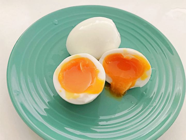 半分に割った半熟卵