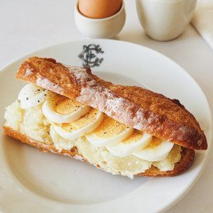 10分で完成！ポテトサラダのバゲットサンド【パン好きなsumire.のバゲットサンドのレシピ vol.38 〜レシピで旅するヨーロッパ〜】