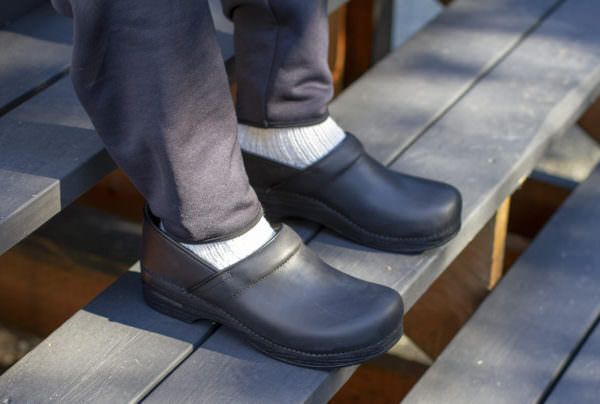 【2025】『母の日に贈りたい靴』10選！足元から健康を守る機能性&デザイン性の両立アイテム