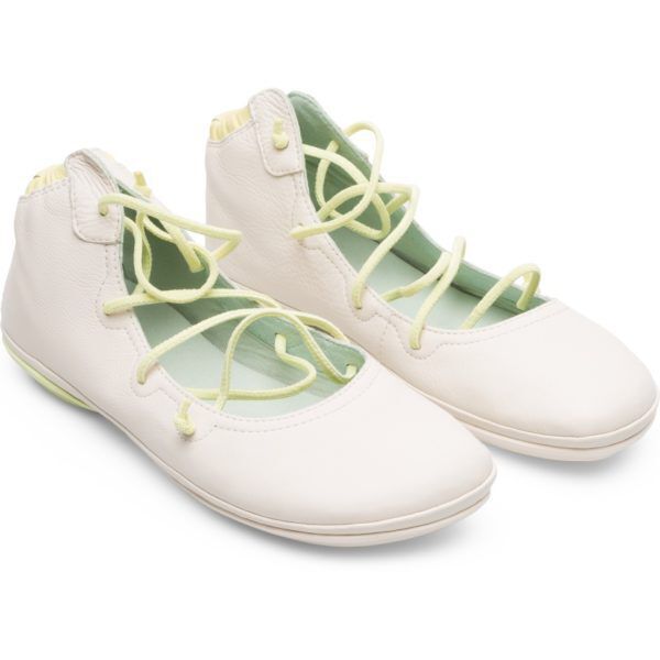 【2025】『母の日に贈りたい靴』10選！足元から健康を守る機能性&デザイン性の両立アイテム