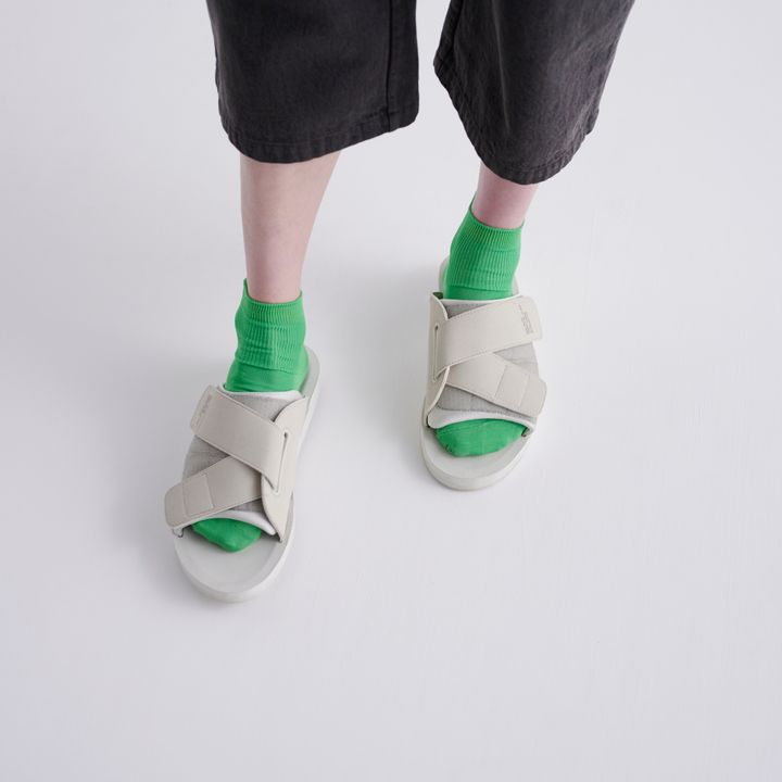 【2025】『母の日に贈りたい靴』10選！足元から健康を守る機能性&デザイン性の両立アイテム