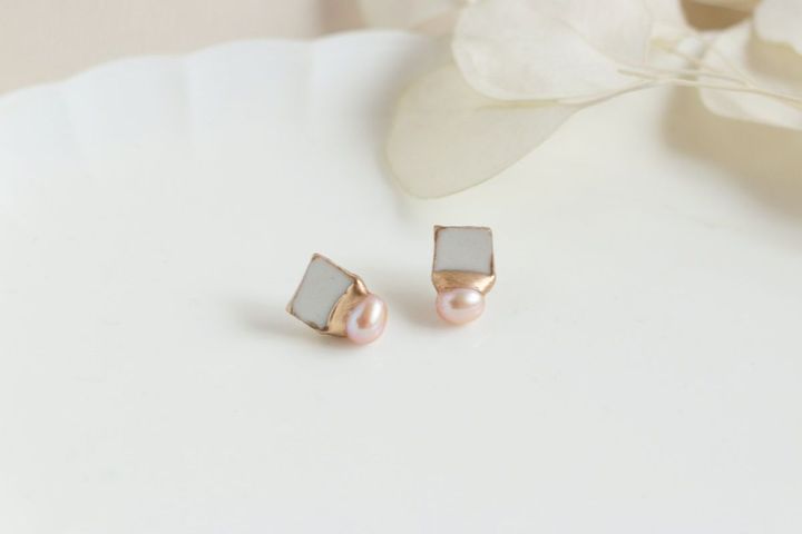 白華窯のピアス ¥5,610。