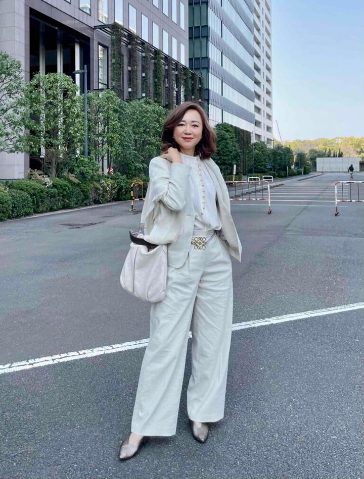 suits:DAMA、blouse:soeju、shoes:卑弥呼