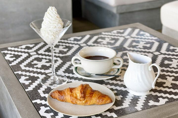 焼きたてクロワッサンをショコラショーでいつもより贅沢に♪自由が丘「リストレット アンド クロワッサン ラボラトリオ」