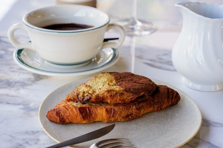 焼きたてクロワッサンをショコラショーでいつもより贅沢に♪自由が丘「リストレット アンド クロワッサン ラボラトリオ」