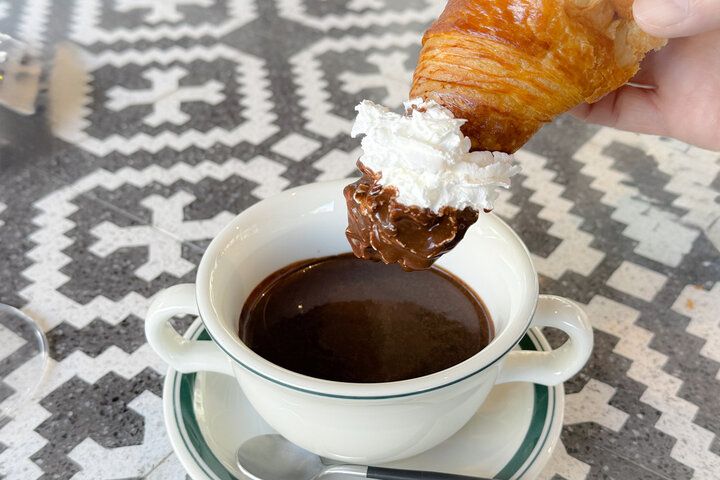 焼きたてクロワッサンをショコラショーでいつもより贅沢に♪自由が丘「リストレット アンド クロワッサン ラボラトリオ」