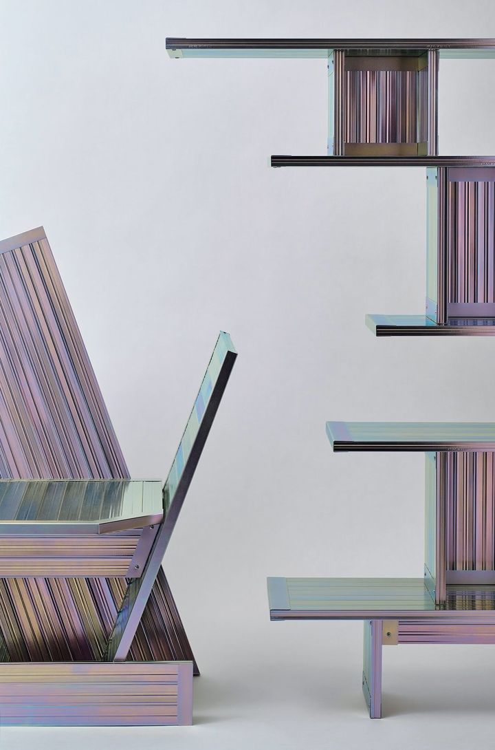 パリでは、FLOWをベースにした新たなシリーズPAINTINGから、彩色が美しい新作のBLOSSOMを発表。Photo_ Masayuki Hayashi ©DAISUKE YAMAMOTO DESIGN STUDIO