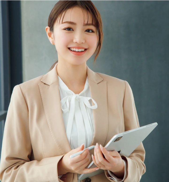 オフィスメイク 薄膜オレンジリップで上品な初々しさを