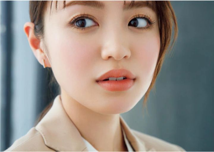 「リップ」がポイントのオフィスメイクのやり方