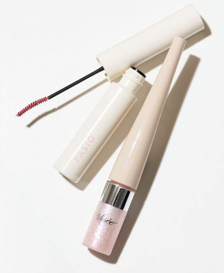 ⚫︎ ヴィセ 3D グリッターアイリキッド PK-3 ￥1,540 ⚫︎ ファシオ まつパ級 フィルム マスカラ（極細） 102（限定色） ￥1, 320／ともにコーセー（※価格はともに編集部調べ）