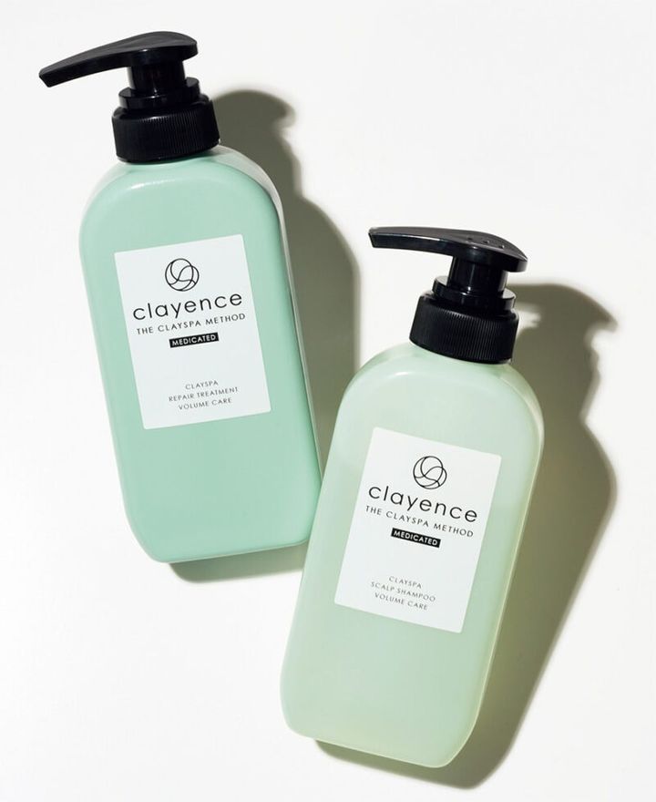 クレイエンス クレイスパ 薬用スカルプシャンプー ボリュームケア 300mL、同トリートメント 300gともに[医薬部外品]各¥3,520／プレミアアンチエイジング