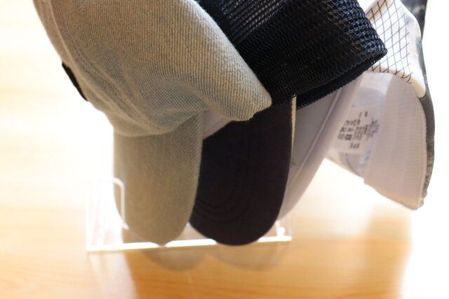 ダイソーのコンパクトに収納できる帽子用スタンド3