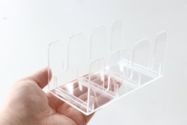 ダイソーのコンパクトに収納できる帽子用スタンド2