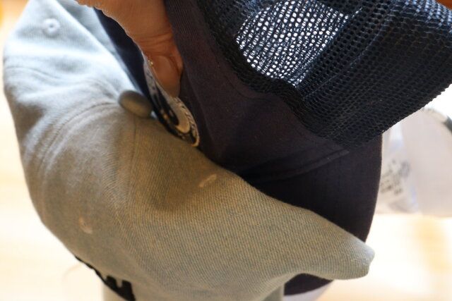 ダイソーのコンパクトに収納できる帽子用スタンド4