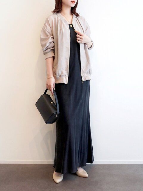 黒キャミワンピースコーデ1