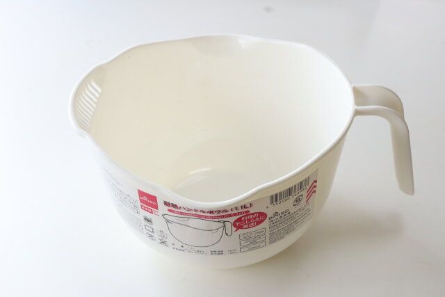 ダイソー 耐熱ハンドルボウル（1.1L） パッケージ