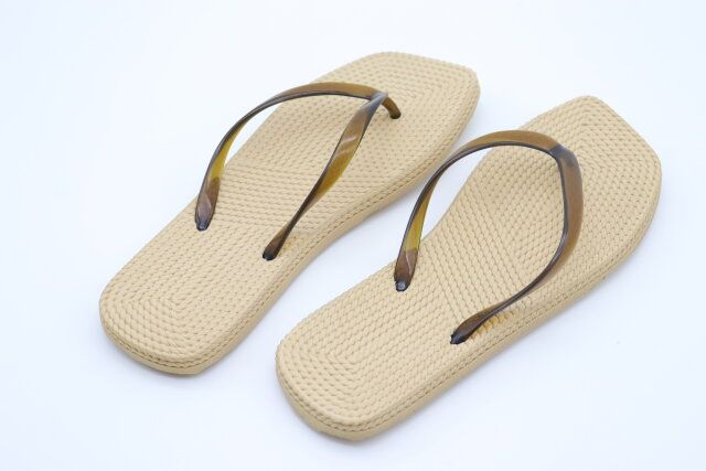 ダイソーのビーチサンダル（縄風 22cm-24cm）2