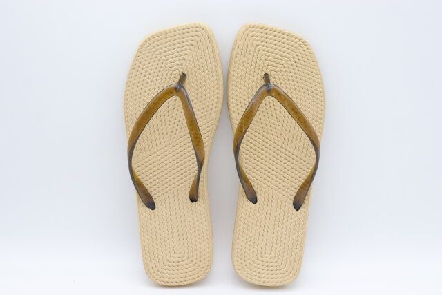 ダイソーのビーチサンダル（縄風 22cm-24cm）4